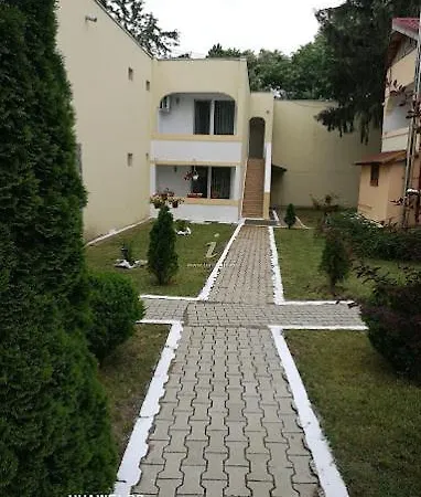 Ana Avrig מלון *